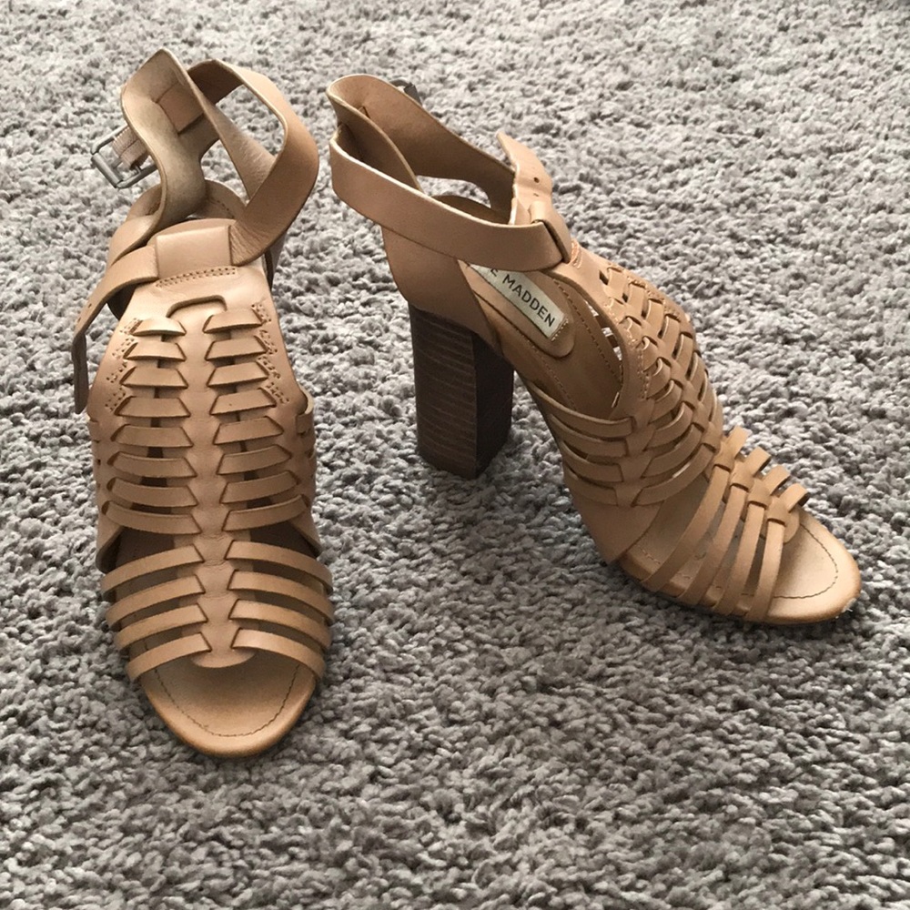 Steve Madden tan sandals